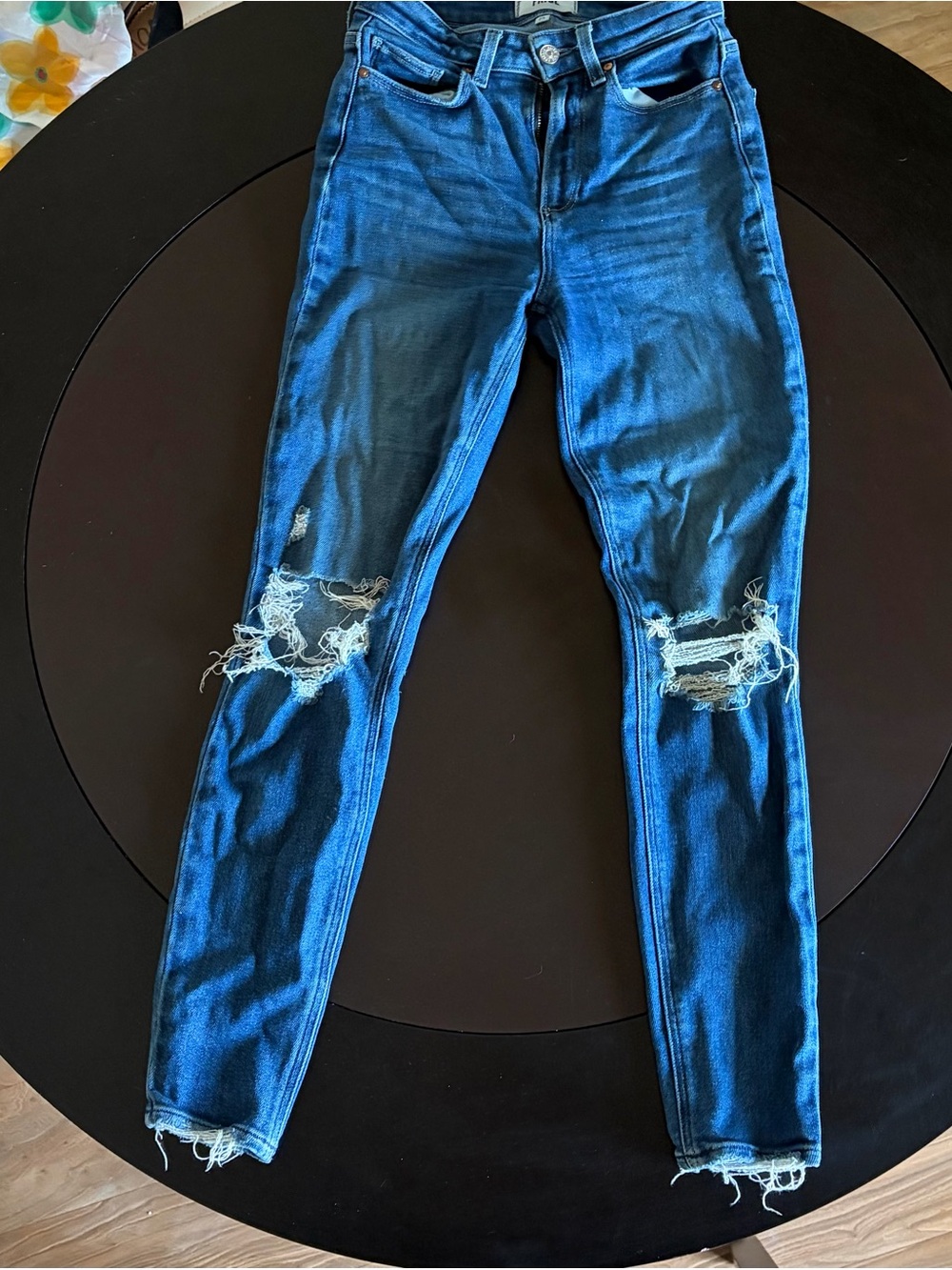 Paige Jeans skinny factory distressed size 25